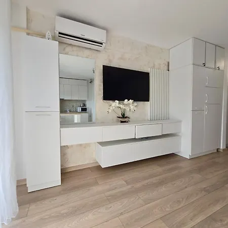 Irina's Premier At Seven Palms, Apartment