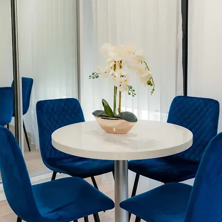 Daire Irina's Premier At Seven Palms, *