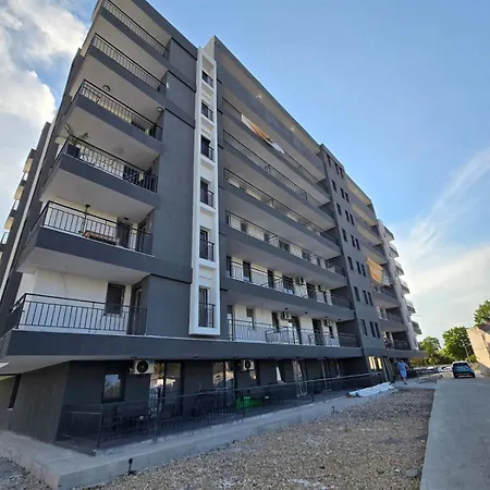 Daire Irina's Premier At Seven Palms,