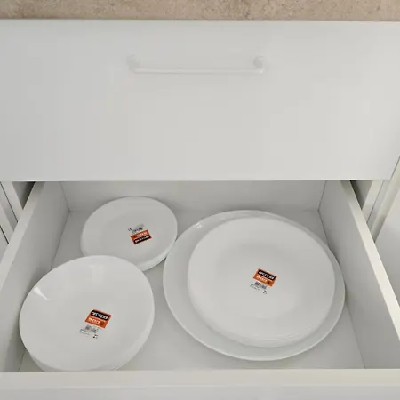 Irina's Premier At Seven Palms, * 萨图恩