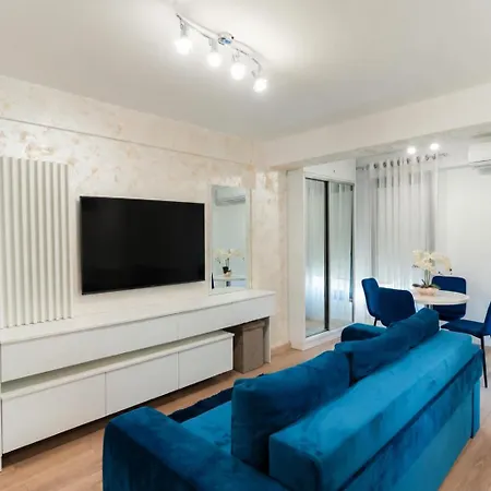 Irina's Premier At Seven Palms, شقة