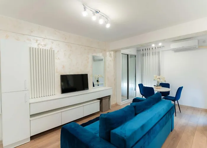 Irina's Premier At Seven Palms, サターン