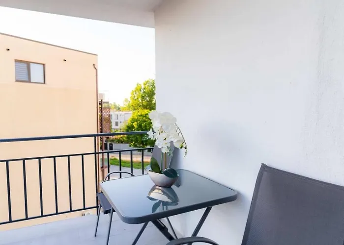 Irina's Premier At Seven Palms, サターン