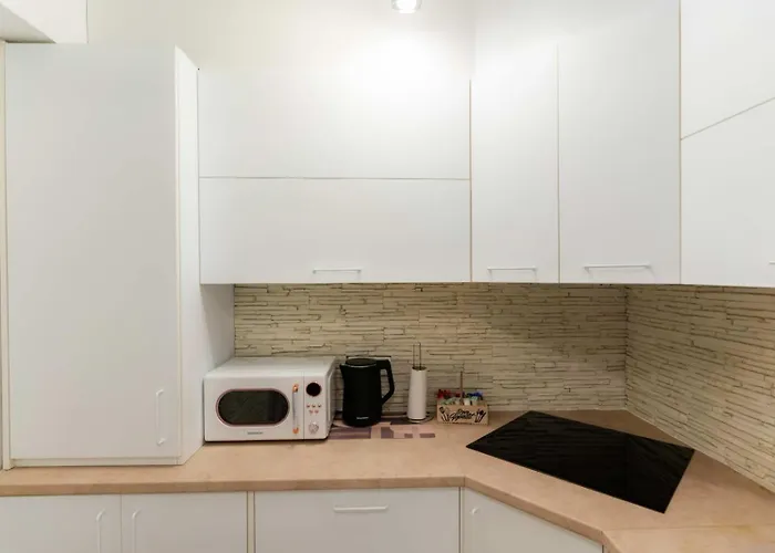 Irina's Premier At Seven Palms, サターン