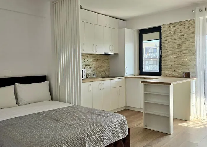 Irina's Premier At Seven Palms, * サターン